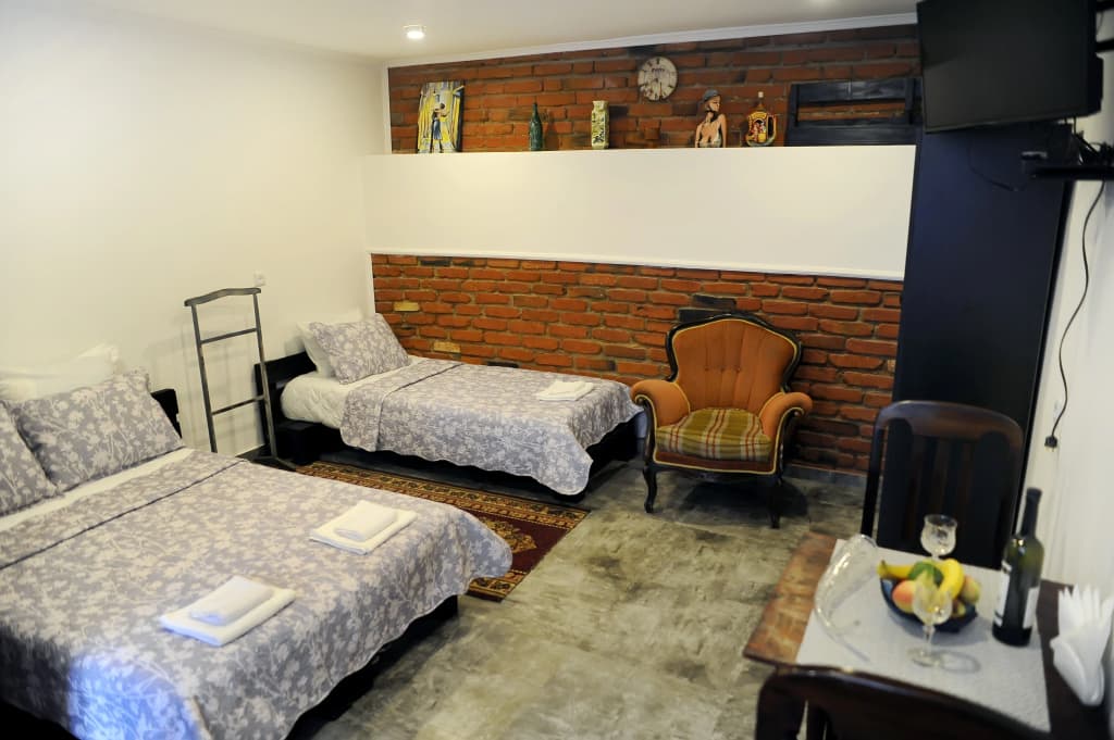 Old Vera Apartments - photo 2