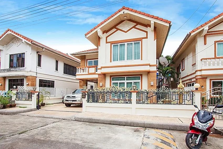 L-House Villa - photo 2