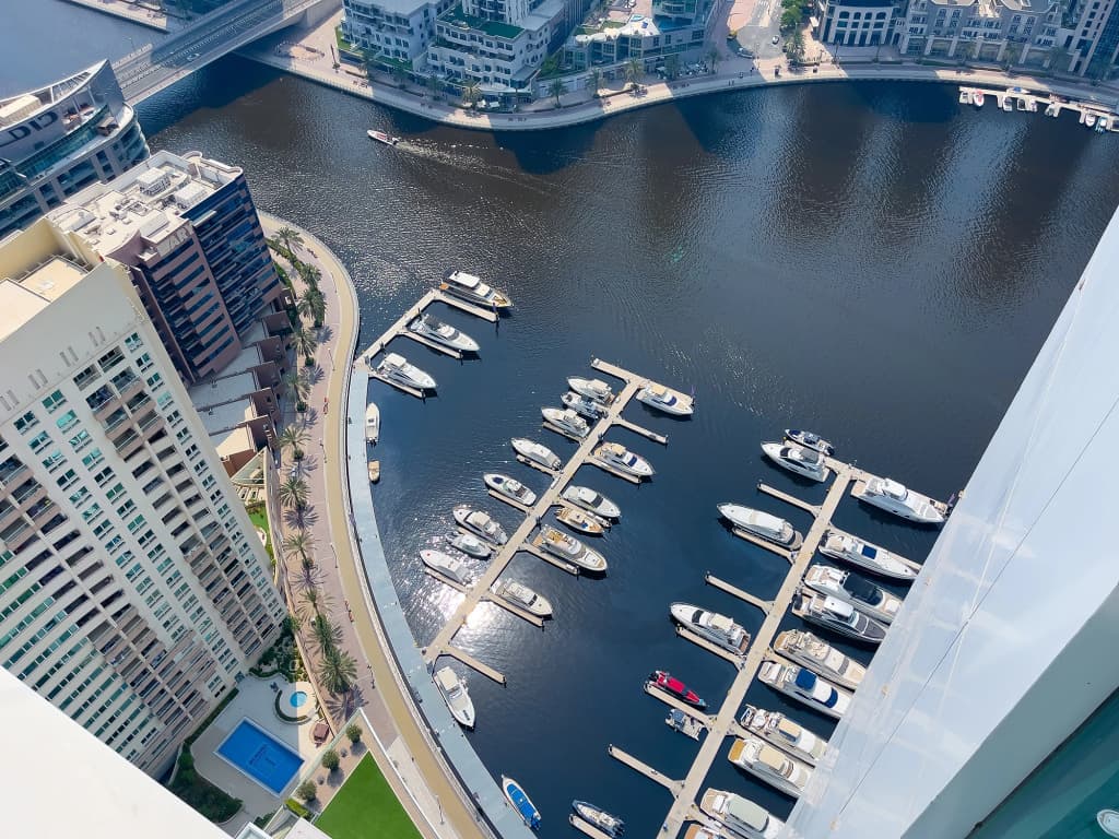 Stylish 2br with Marina Views Apartments - photo 27