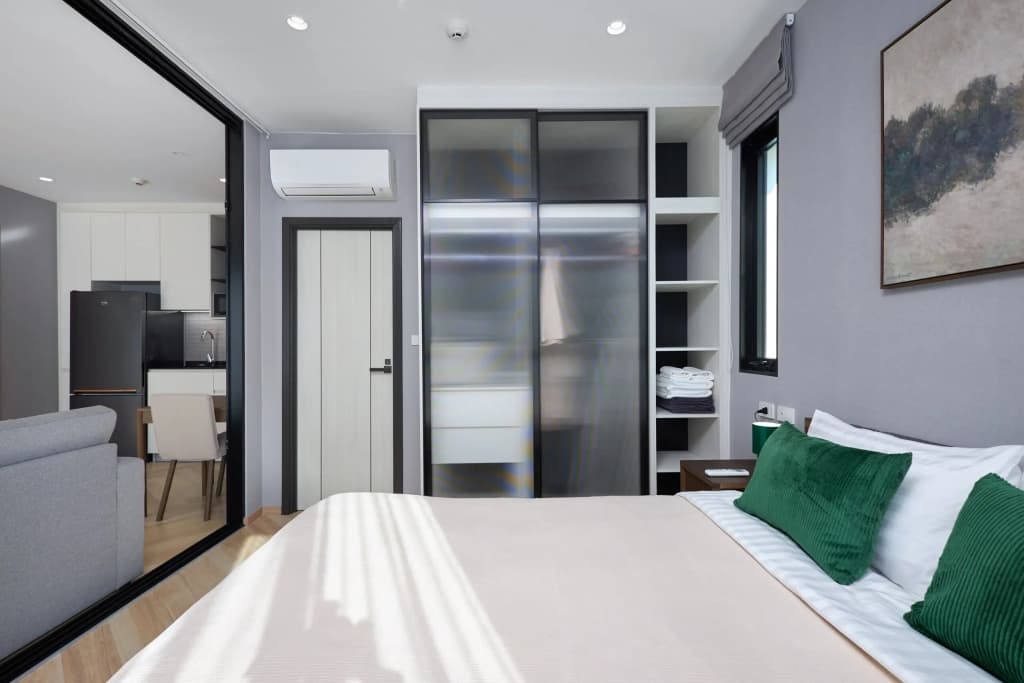 Title Legendary E504 Apartments - photo 3