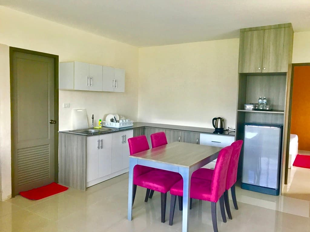 R-Con Wongamat Apartments - photo 3