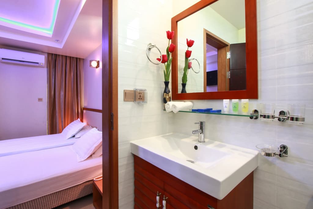 Season Holidays Maldives Guest House - photo 5