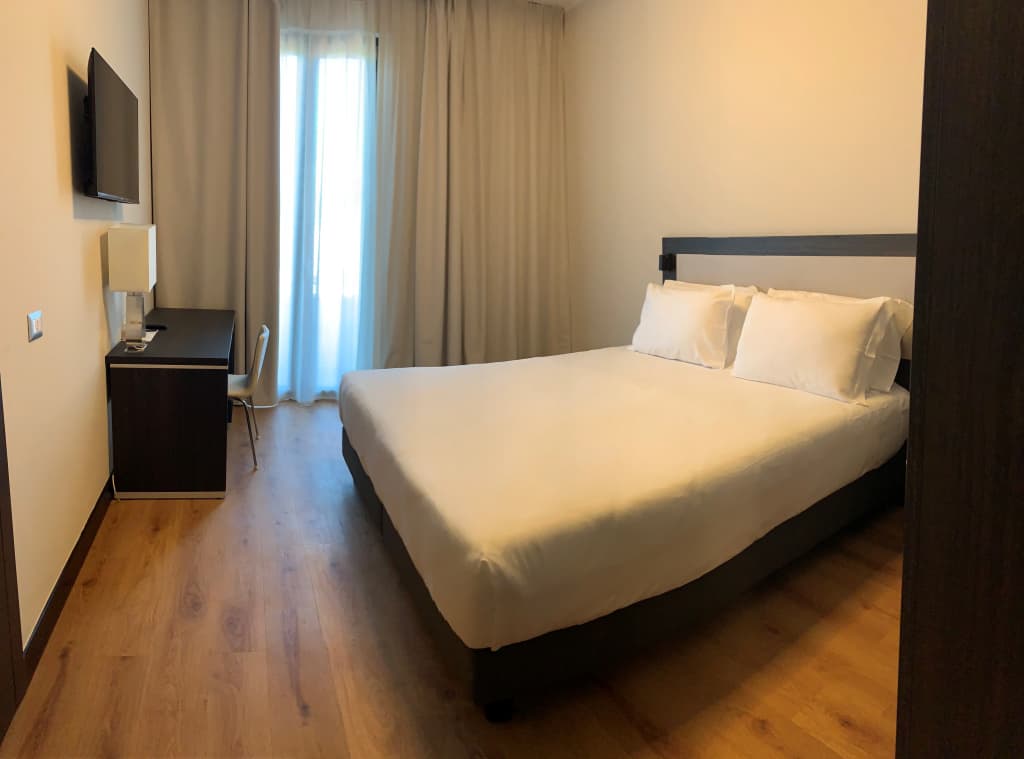 Leonardo Da Vinci Hotel - photo 7
