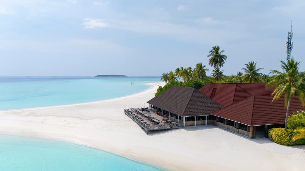 Dhigufaru Island Resort - photo 3