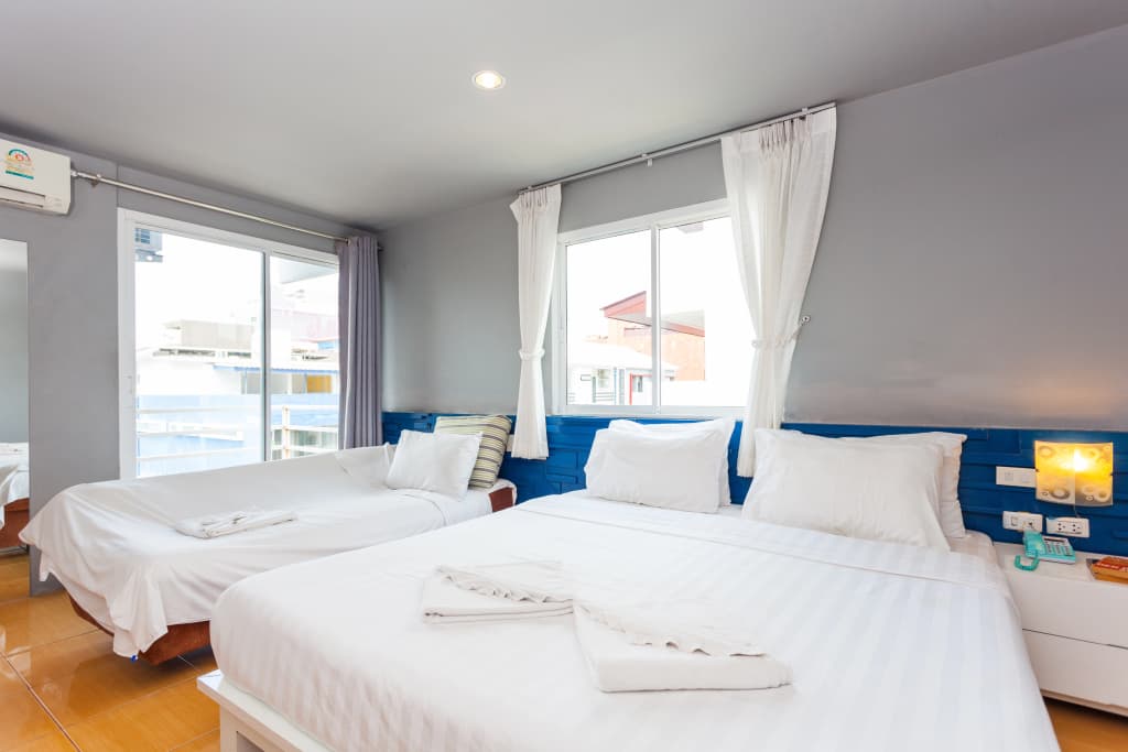 The Oddy Hip Hotel - photo 4
