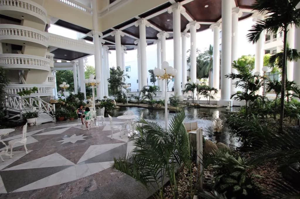 Sky Beach Apartments - photo 2