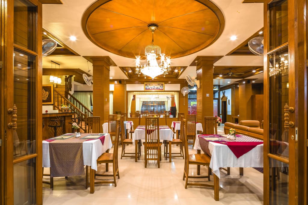 Azhotel Patong Hotel - photo 1