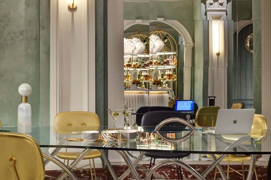 Leon's Place Hotel - photo 18