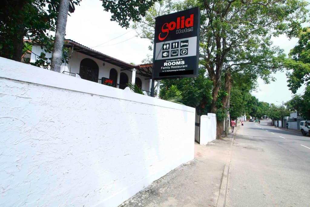 Yoho Solid Polhengoda Hotel - photo 2