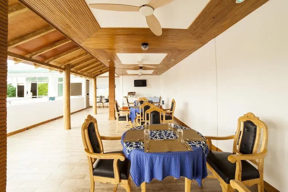 Perla Dhangethi Hotel - photo 11