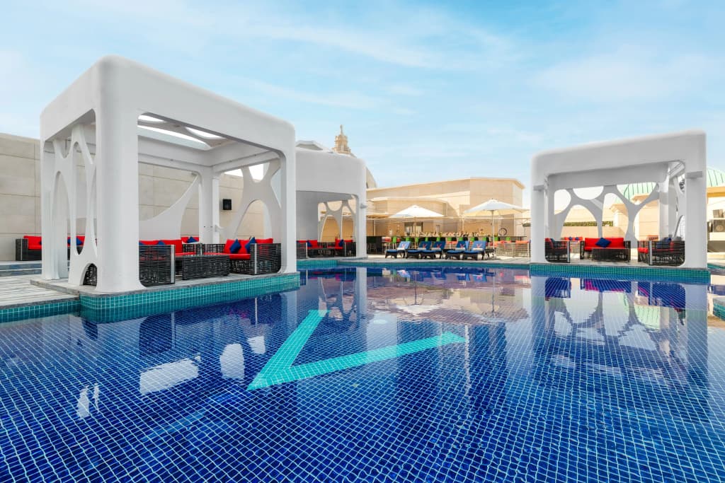 V Hotel Dubai Curio Collection by Hilton Hotel - photo 8