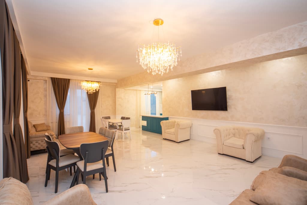 Babi Hotel - photo 2