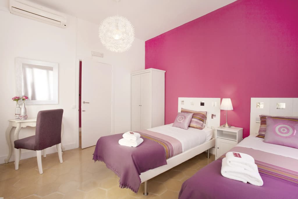 Jardinets Guest House - photo 10