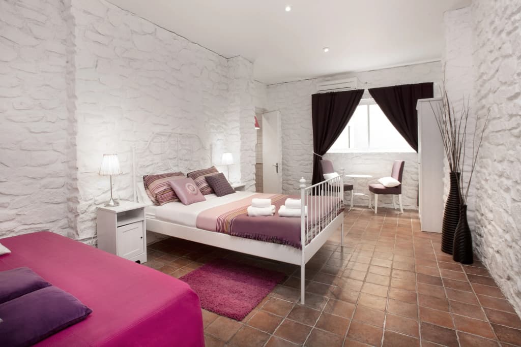 Jardinets Guest House - photo 22