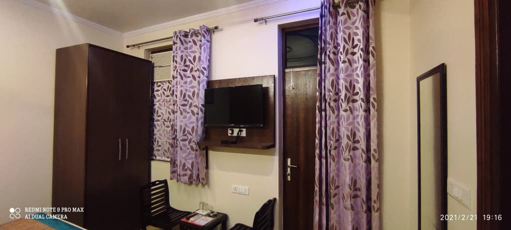 Redstone Hotel - photo 13
