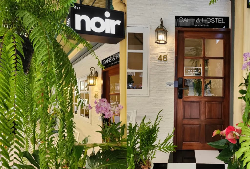 Noir Cafe and Hostel Chinatown Bangkok Hostel - photo 20