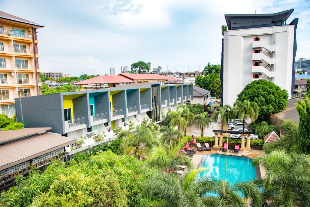 Lantana Pattaya Hotel & Resort - photo 2