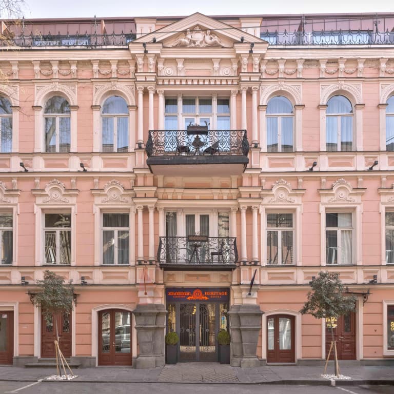 Heritage Hotel & Suites - photo 1