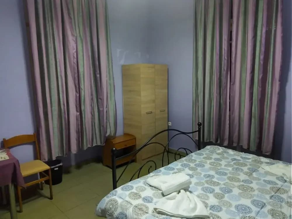 Pinguino Hostel Athens - photo 6