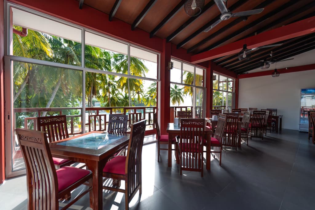 Silver Oasis Maldives Hotel - photo 4