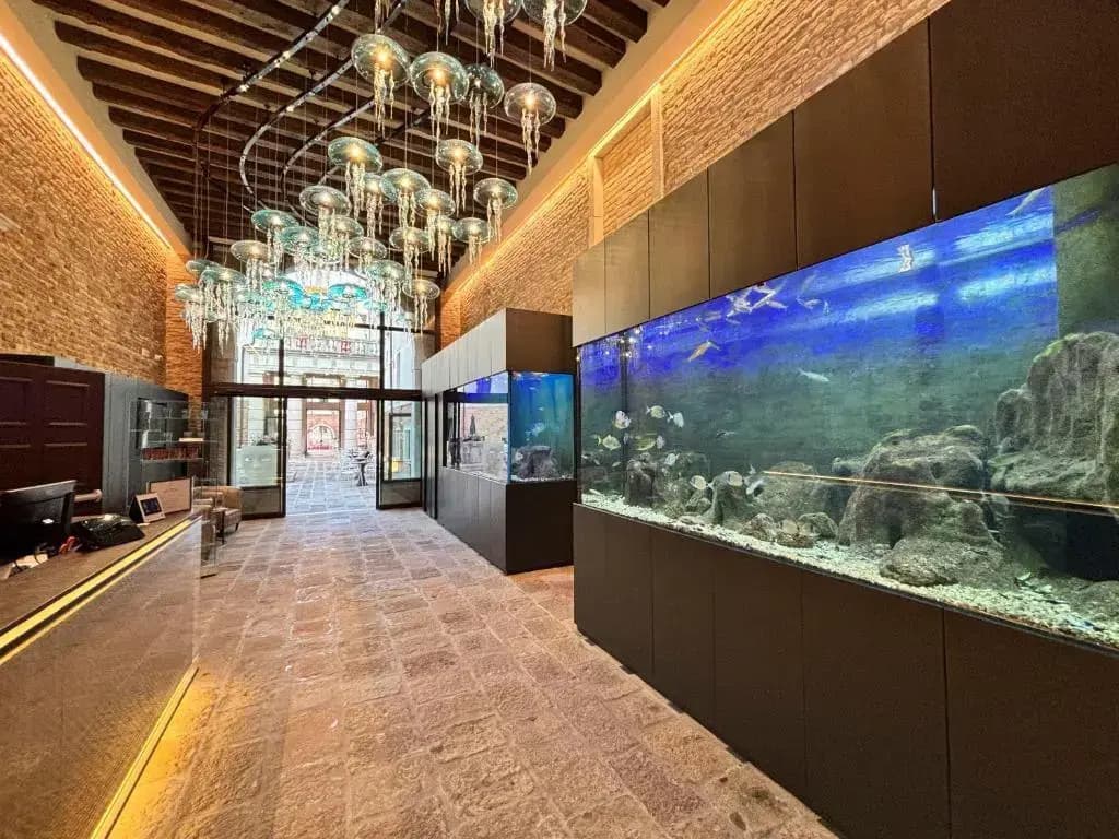 Aquarius Hotel - photo 2