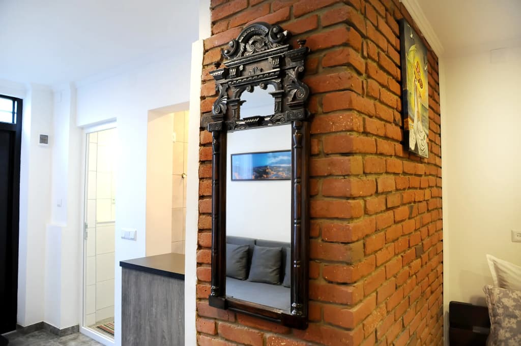 Old Vera Apartments - photo 5