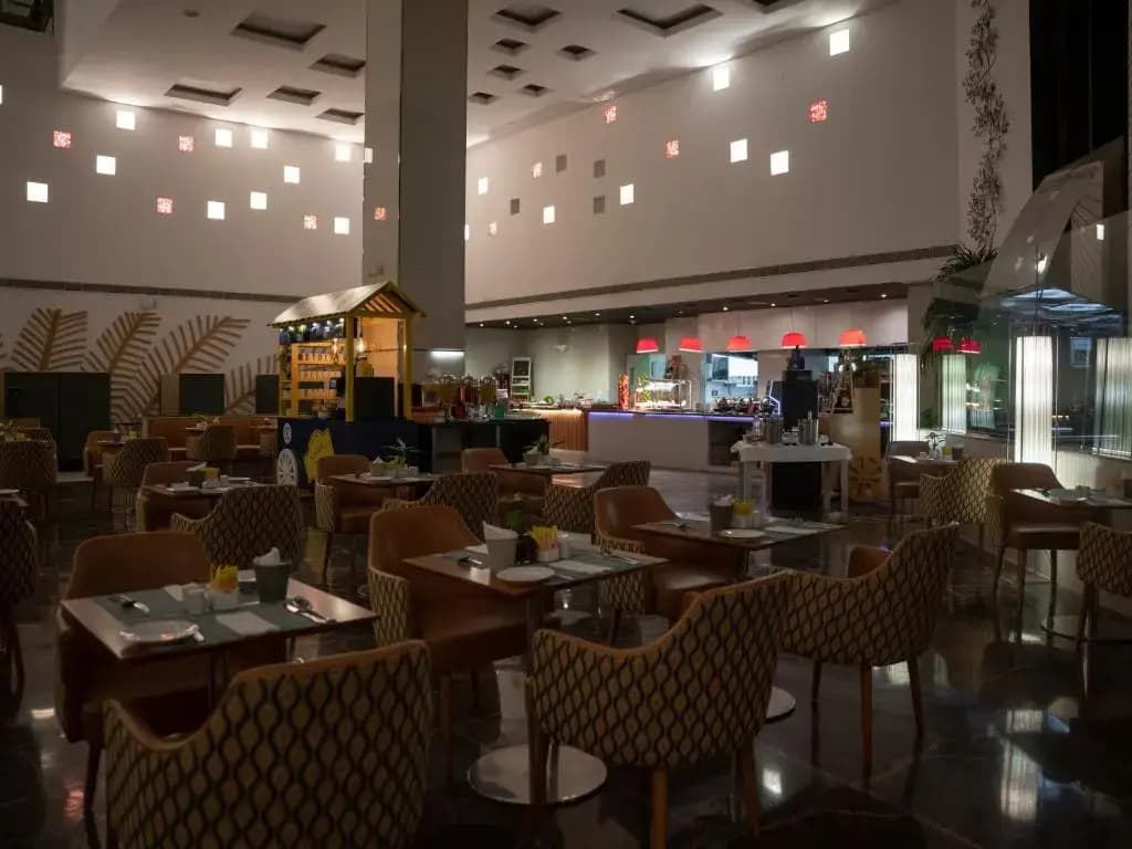 Golden Tulip Muscat Hotel - photo 18