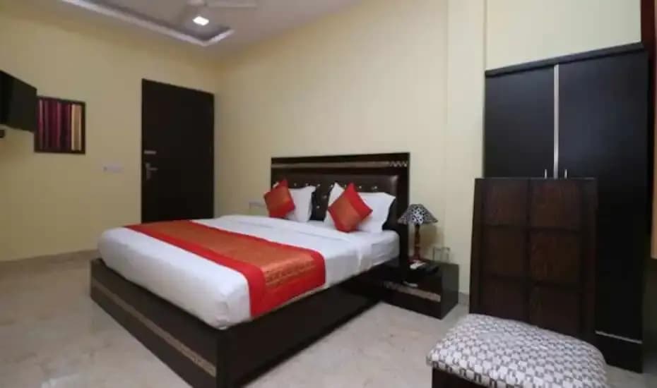 Ashoka Palace Hotel - photo 5