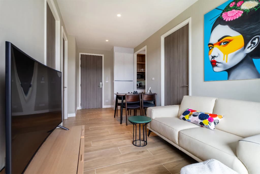 Diamond Condominium by Alexanders Apartments - photo 9