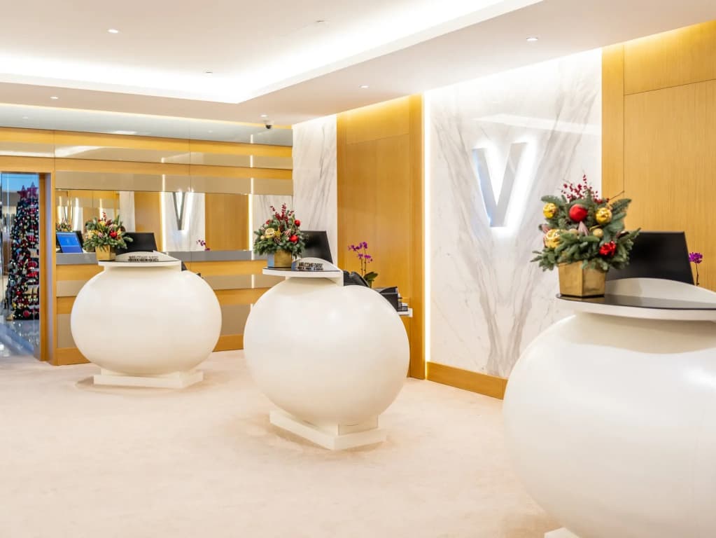 V Hotel Dubai Curio Collection by Hilton Hotel - photo 3
