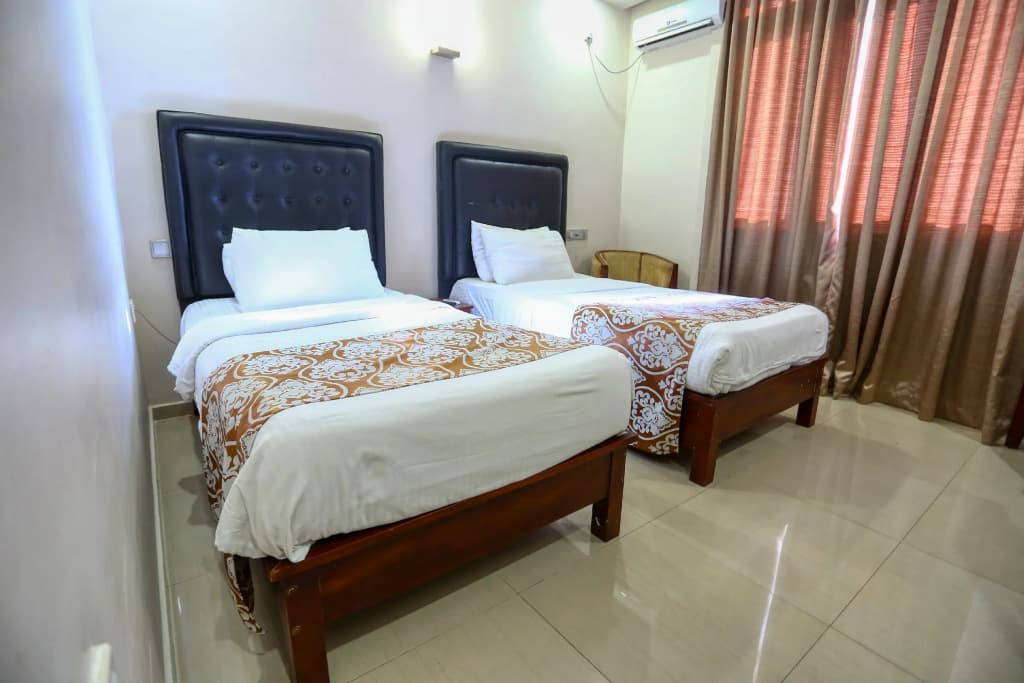 Lazaani Hotel Colombo - photo 14