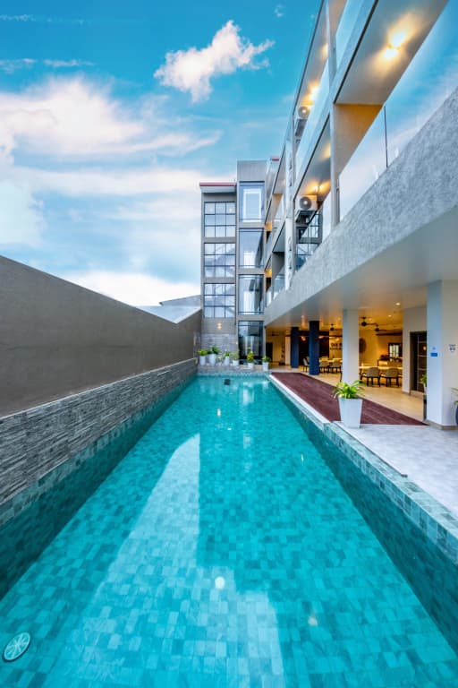 Sky Beach Hotel - photo 3