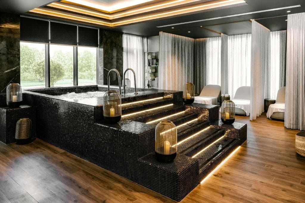 Hotel Aura Suites Downtown - photo 16