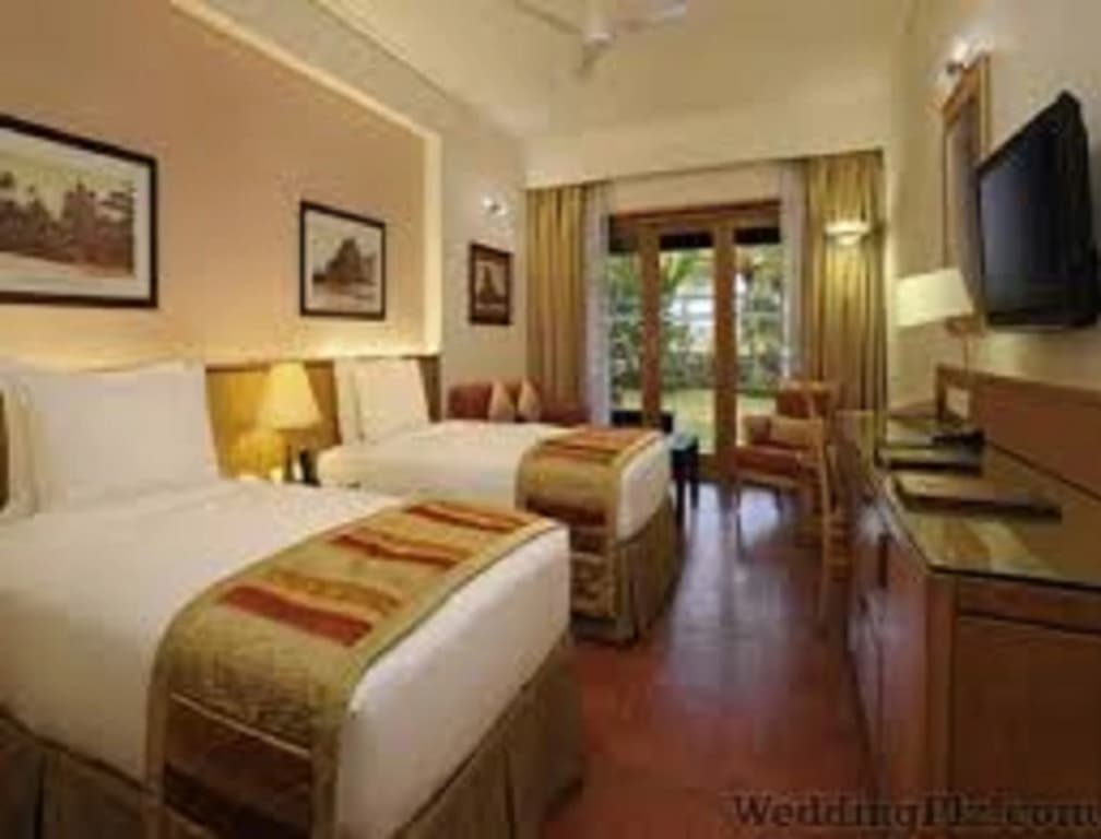 Metro Tower Hotel - photo 3