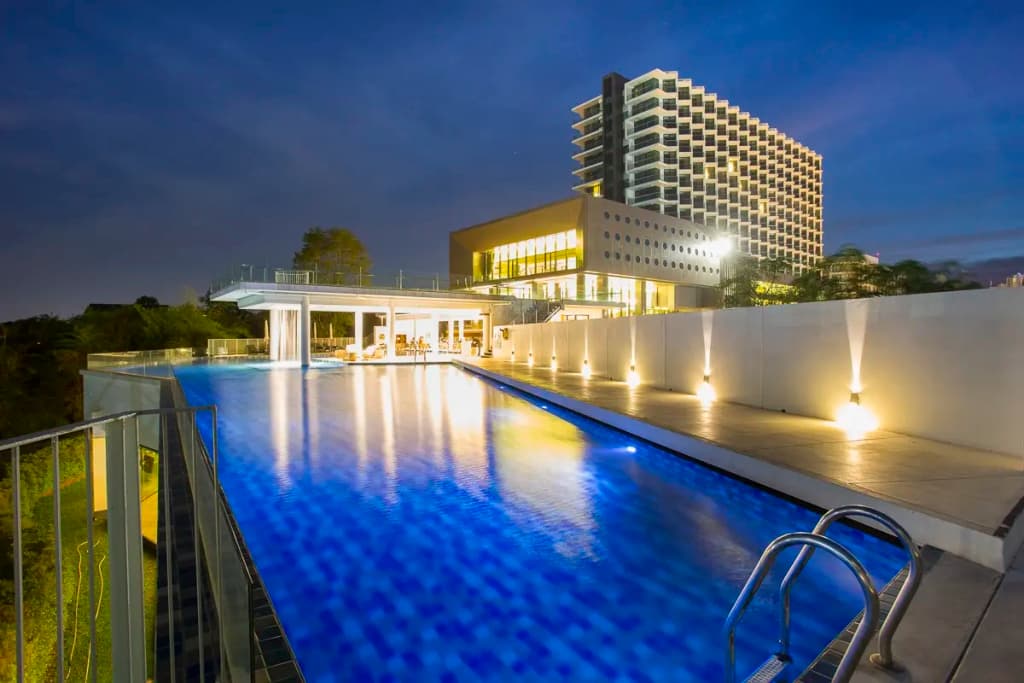 Tsix5 Phenomenal Hotel - photo 2