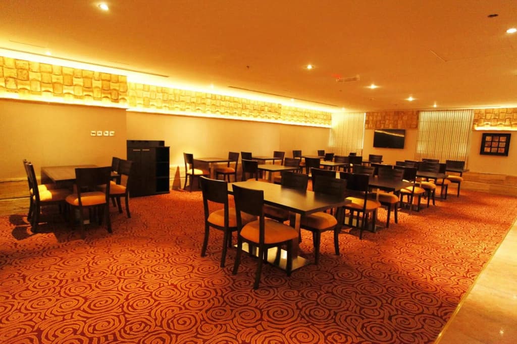 Golden Ocean Hotel - photo 10