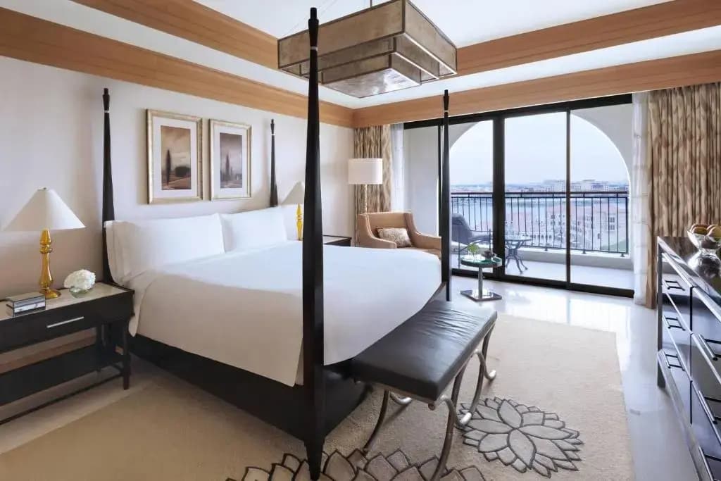The Ritz-Carlton Abu Dhabi, Grand Canal Hotel - photo 18
