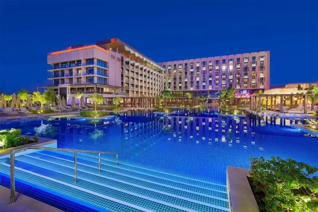 W Muscat Hotel - photo 1