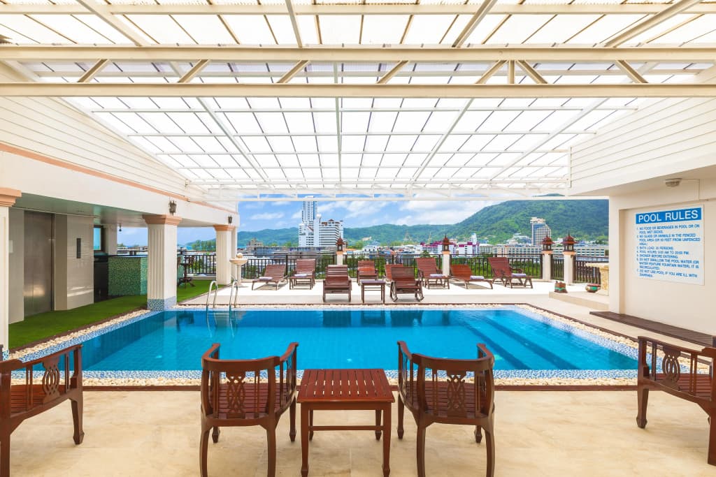 Azhotel Patong Hotel - photo 3