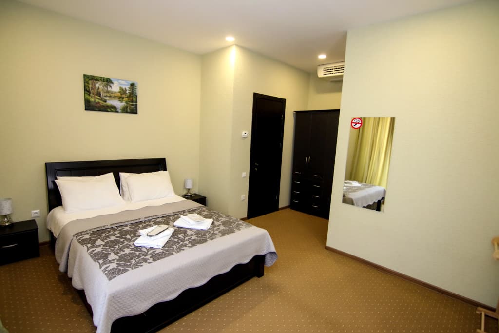 Salmer Hotel - main photo