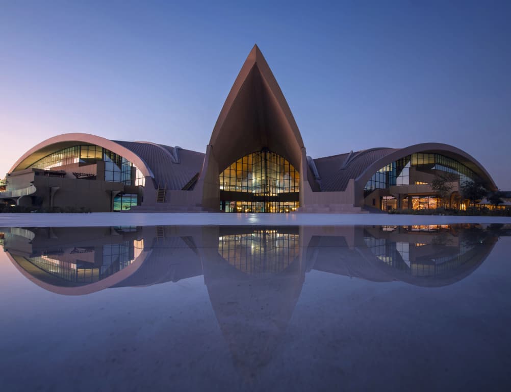 ERTH Abu Dhabi Hotel - photo 2
