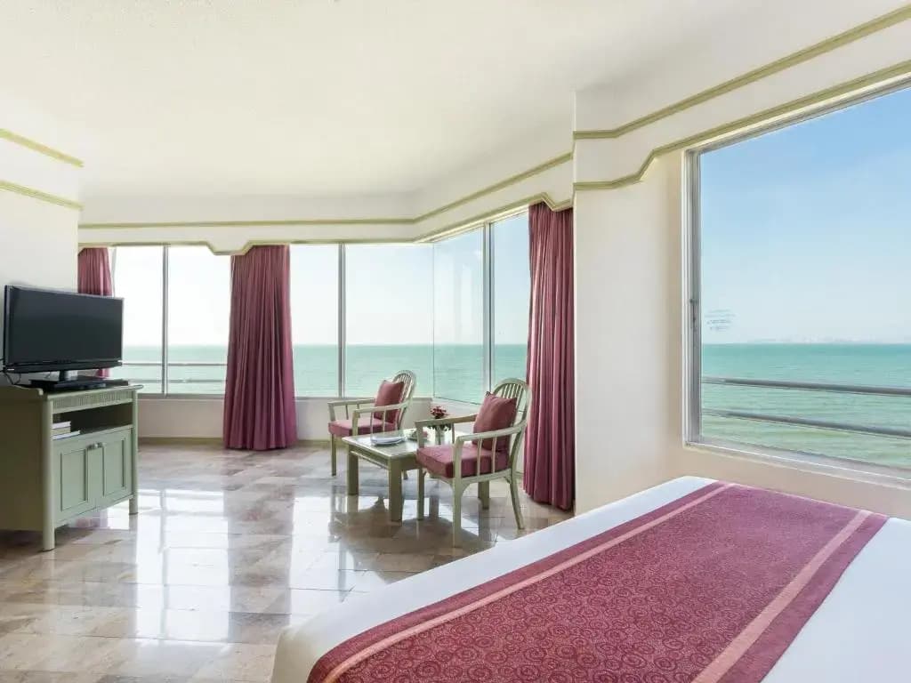Cholchan Pattaya Beach Resort - photo 12