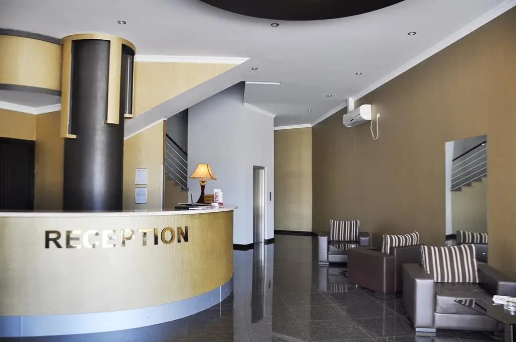 Shine Palace Hotel - photo 2