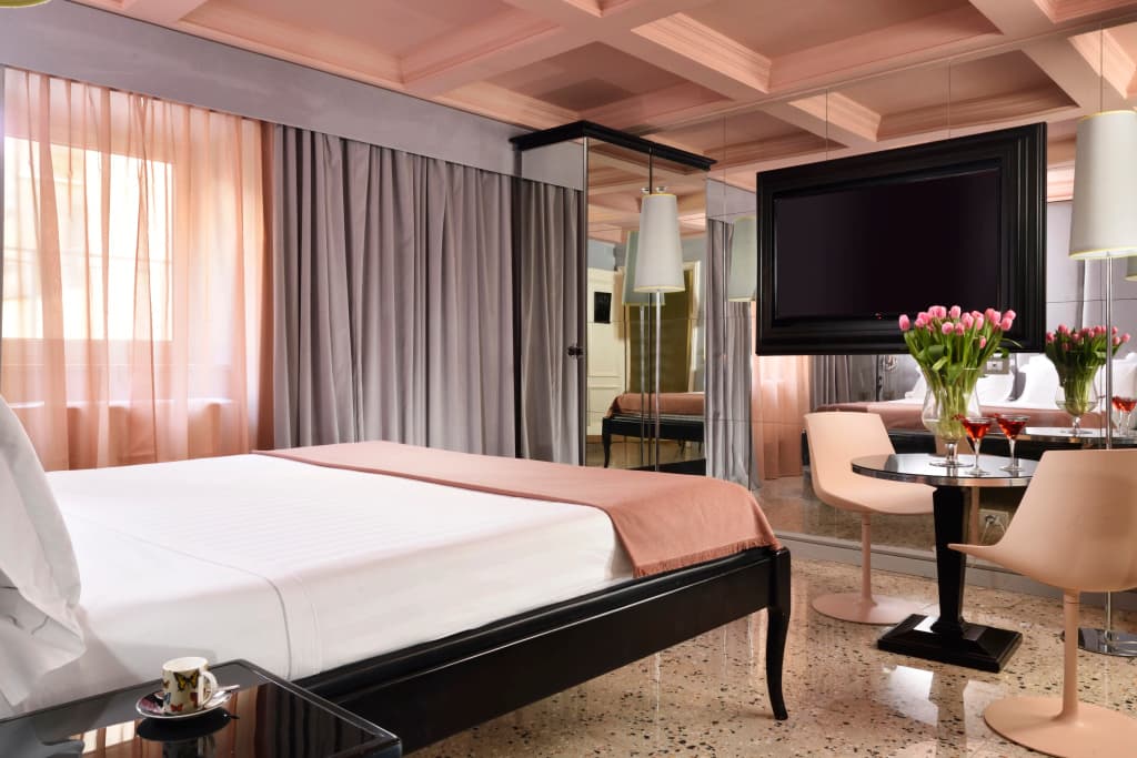 Leon's Place Hotel - photo 33