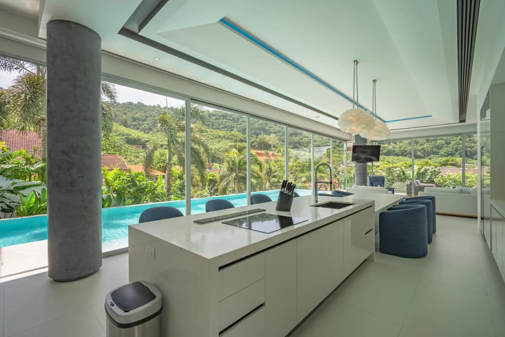 Luxury Infinity Pool Villa in Nai Harn Villa - photo 22