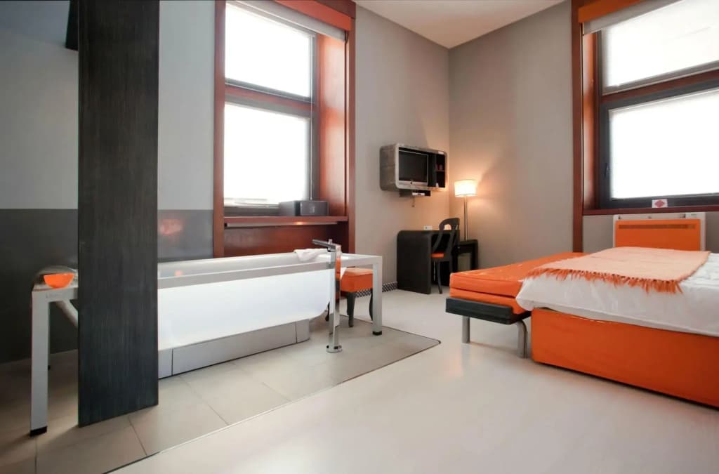 Orange Hotel - photo 40