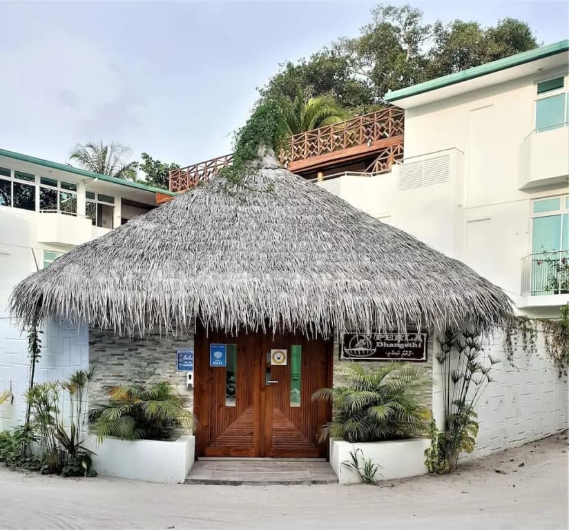 Perla Dhangethi Hotel - photo 36