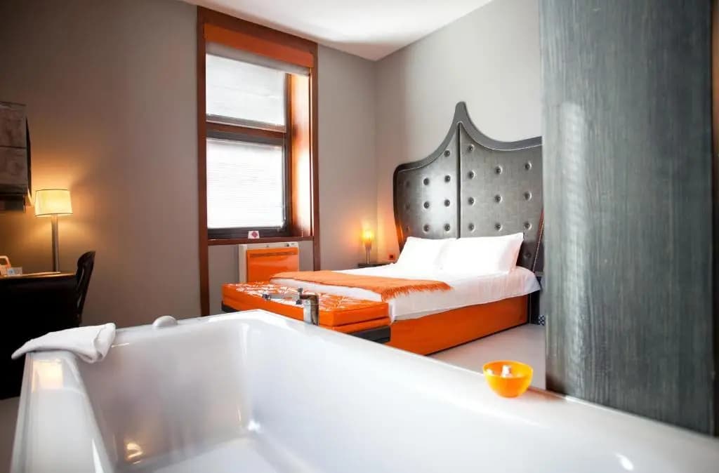 Orange Hotel - photo 23
