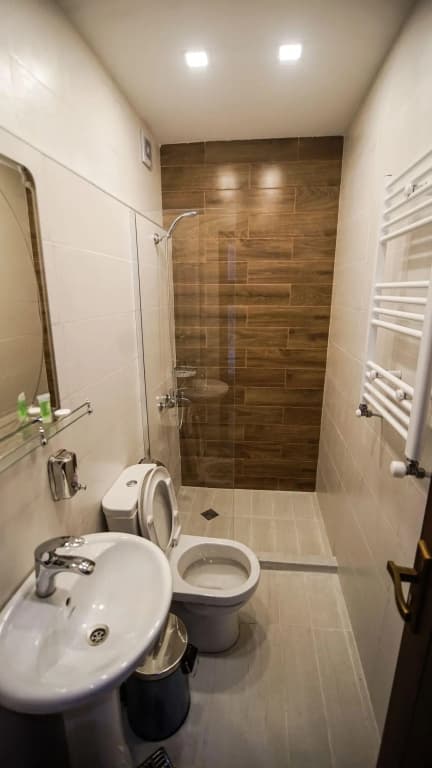 King Tom Hotel - photo 17