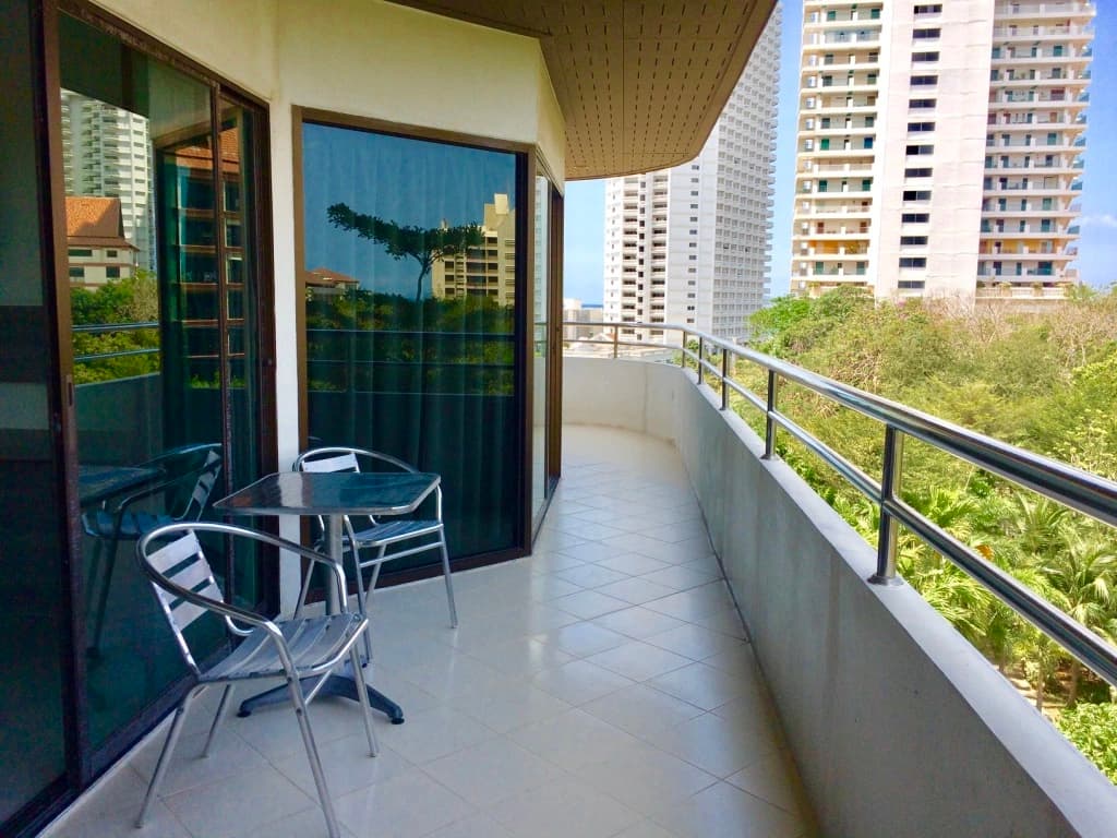 R-Con Wongamat Apartments - photo 12